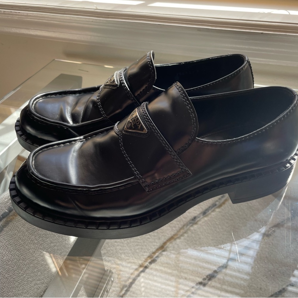 Prada Men's Black Loafers - Picture 3 of 11